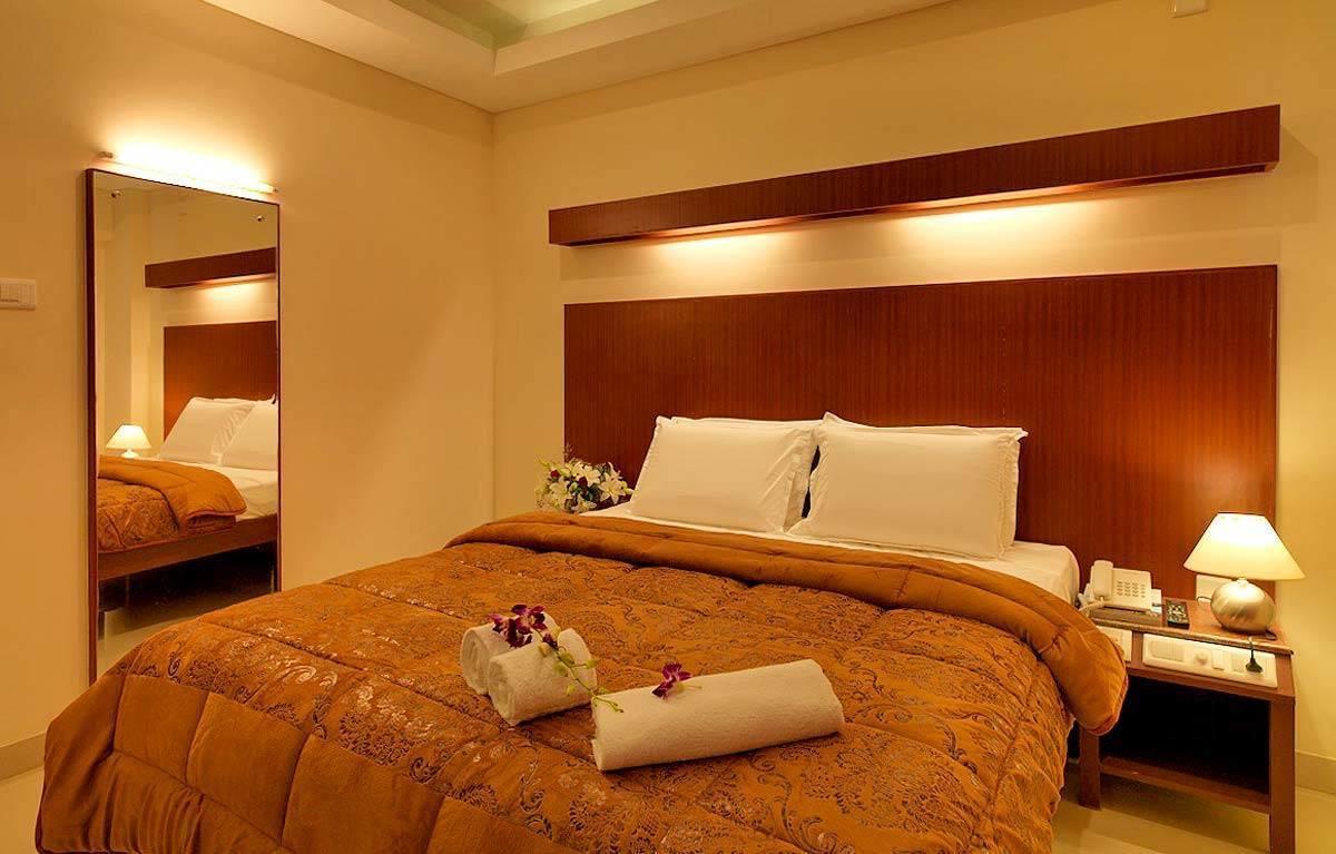 Dhanunjayas Luxury Hotel Hosur Bagian luar foto