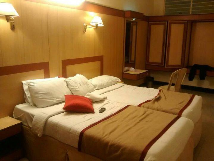 Dhanunjayas Luxury Hotel Hosur Bagian luar foto